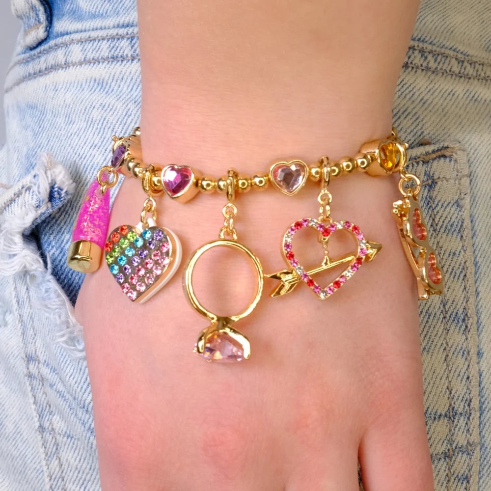CHARM GOLD SPARKLE HEARTS BRACELET