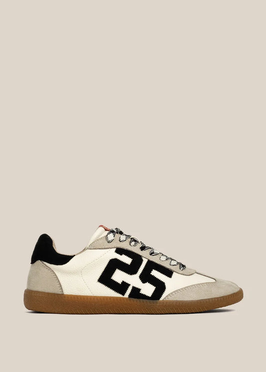 Shu Black and White 25 Sneakers
