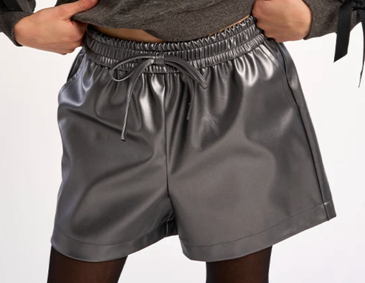 Knotted shorts, faux leather effect- Gun Metal