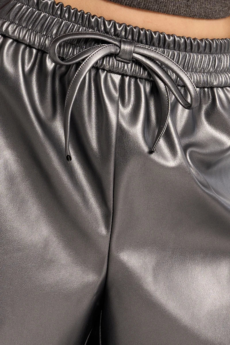Knotted shorts, faux leather effect- Gun Metal